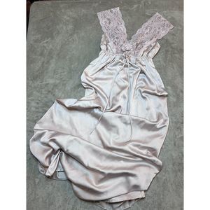 1970s Beige Val Mode Negligee Plunge V Neck Lace Grandma Lingerie Vintage